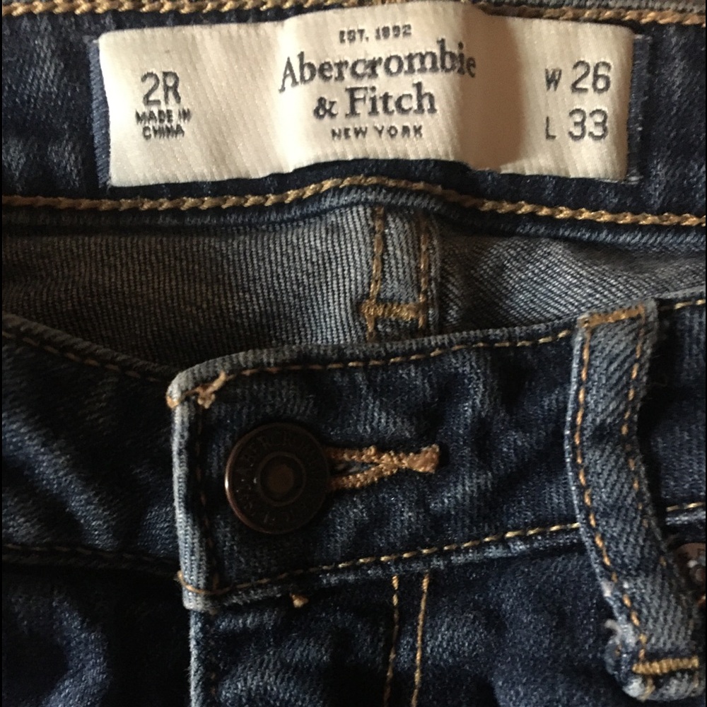 2R Abercrombie &Finch bootcut Jeans. W:26 L:33